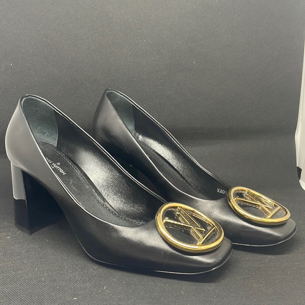 Louis Vuitton Pumps